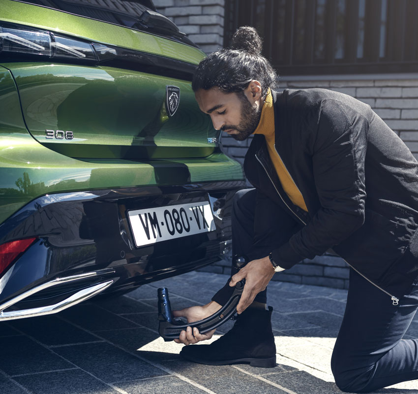 PEUGEOT 308 & 308 HYBRID